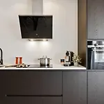 Huswell - Renovated In The Heart Of *