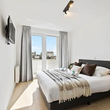 Huswell - Renovated In The Heart Of