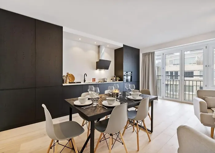 Huswell - Renovated In The Heart Of Appartement Oostende